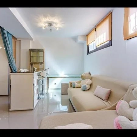 Juliet Villa *